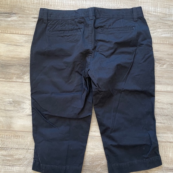 Black Old Navy Capris - Picture 2 of 3